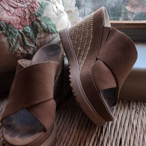 UGG Women's Tan Wedge Sandals